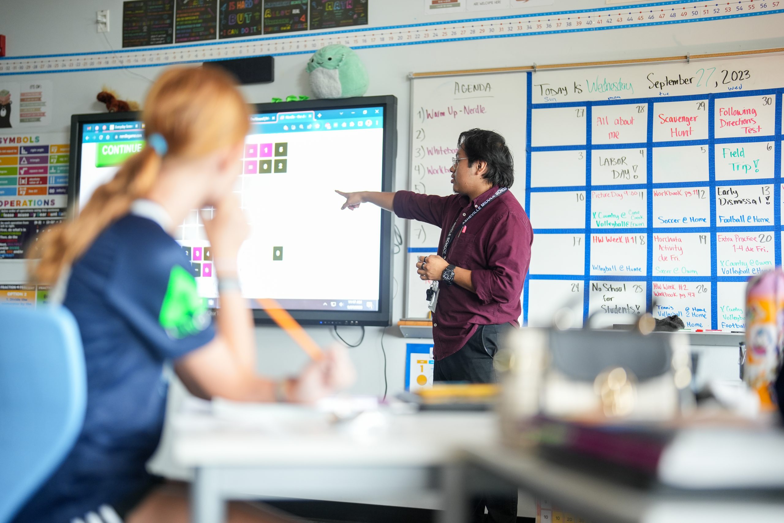 A student teaching at Asheville Middle School